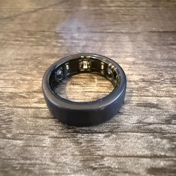 Oura Ring Gen 3 Horizon Stealth Size US 10 + Charger - Picture 2 of 3